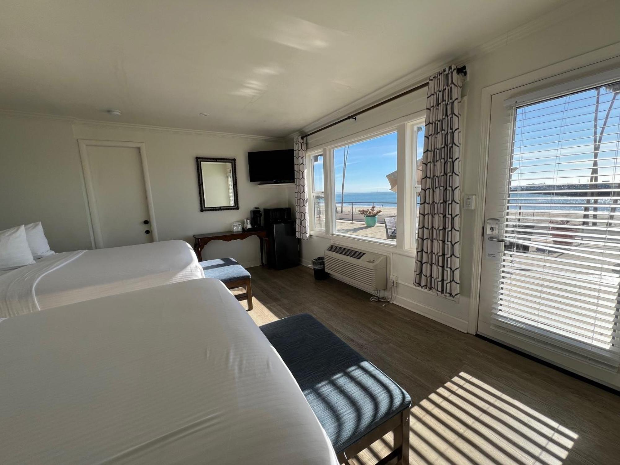 Ocean View Two Queen Beds Sun Deck