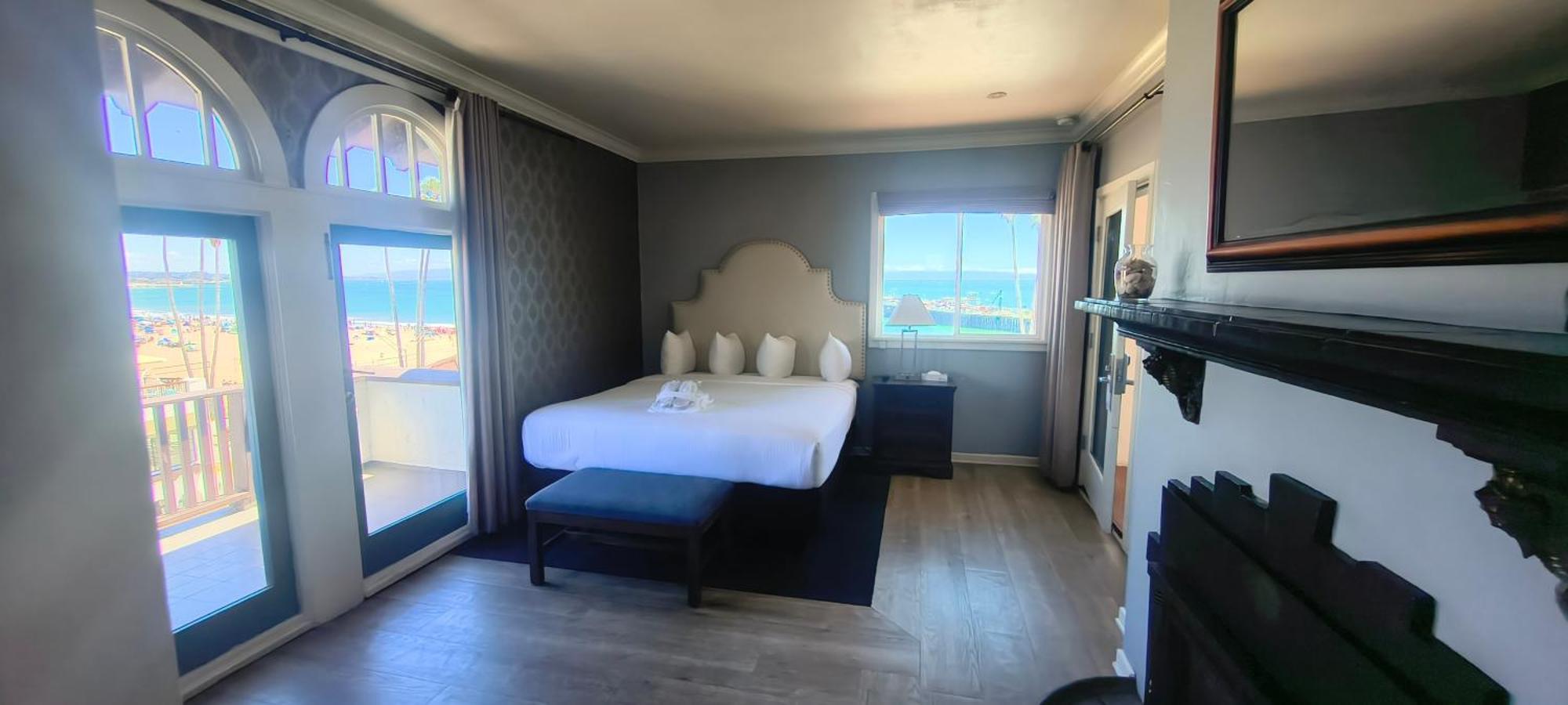 Ocean View King Bed Private Balcony